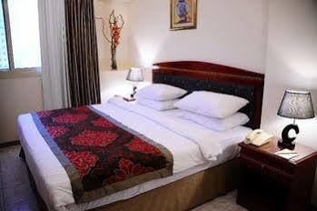 Al Sharq Hotel Apartment Szardża Zewnętrze zdjęcie
